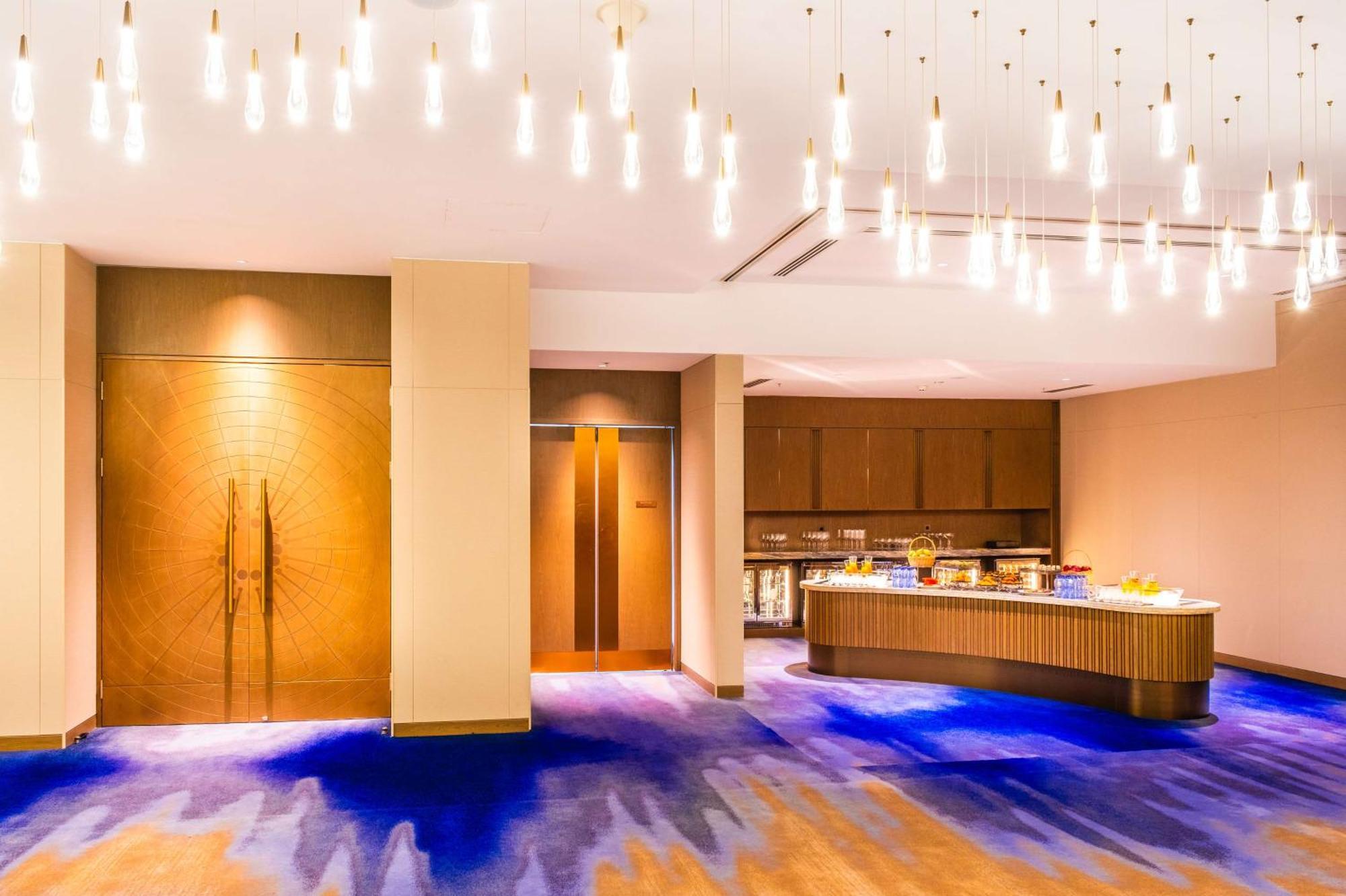 Отель Hilton Киншаса Экстерьер фото