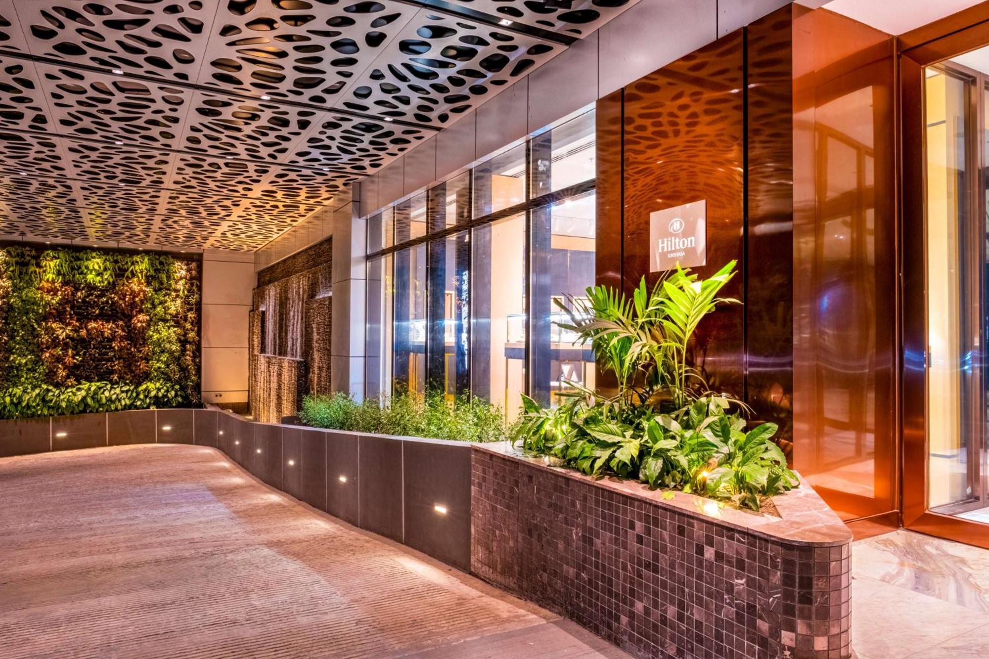 Отель Hilton Киншаса Экстерьер фото