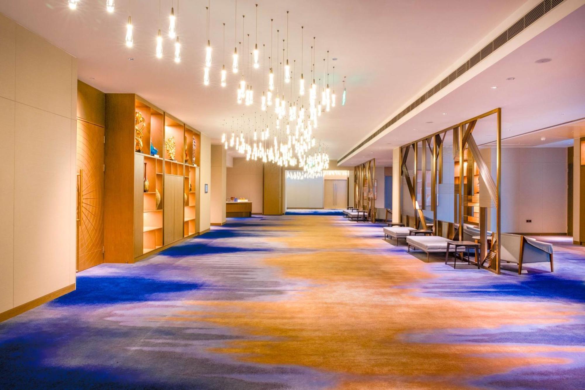 Отель Hilton Киншаса Экстерьер фото