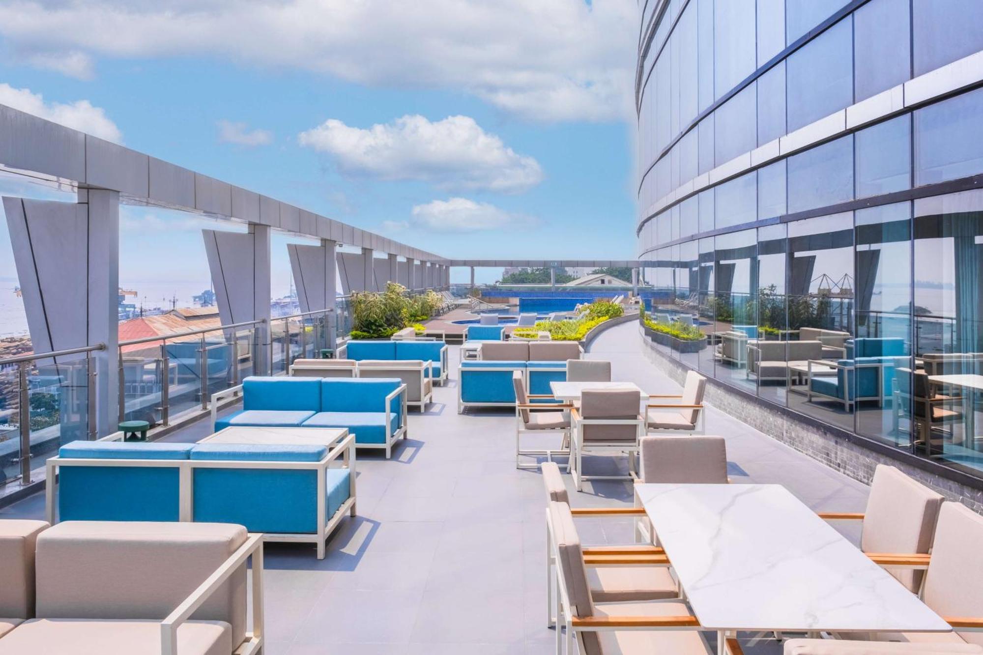 Отель Hilton Киншаса Экстерьер фото