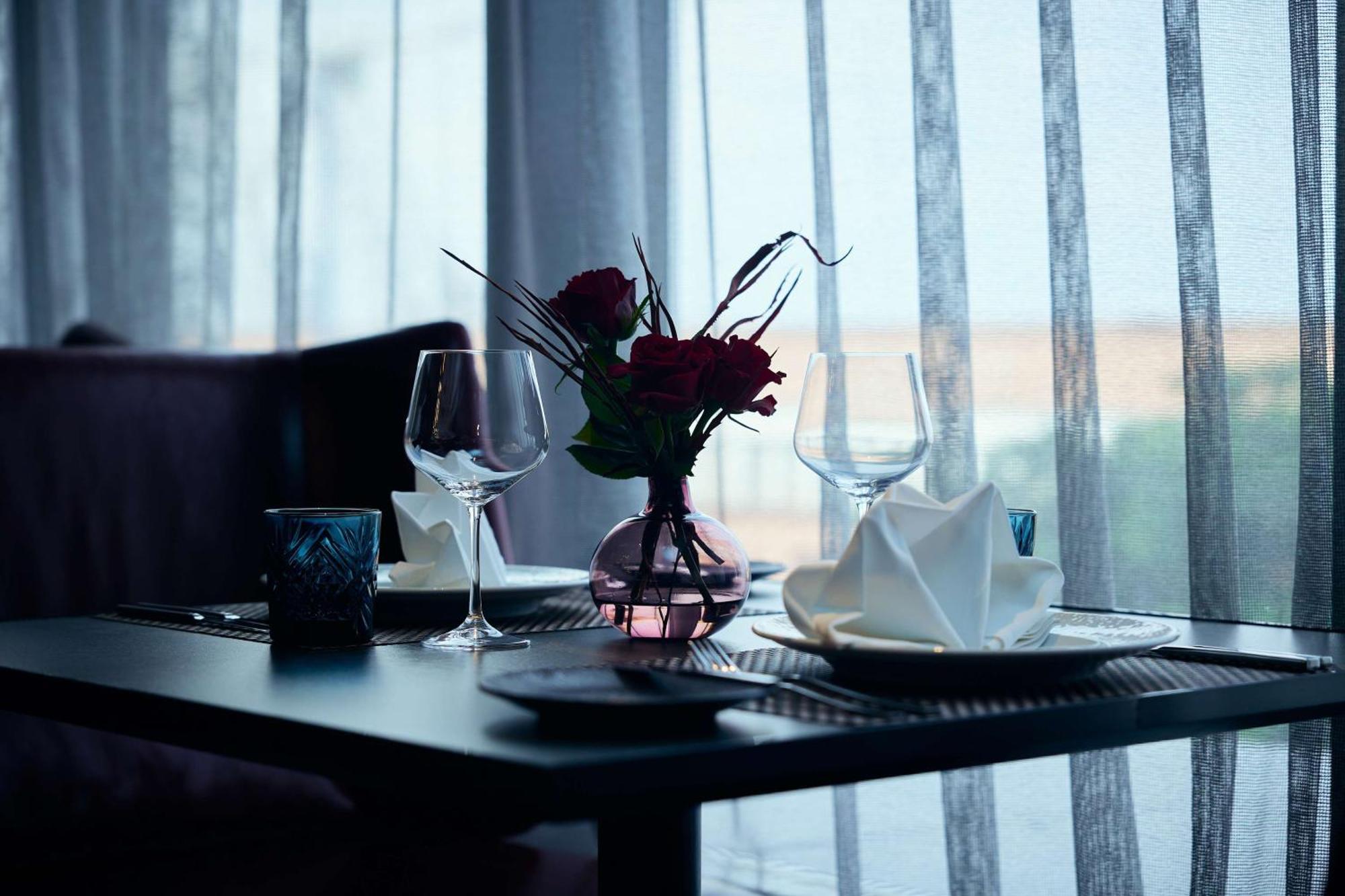 Отель Hilton Киншаса Экстерьер фото